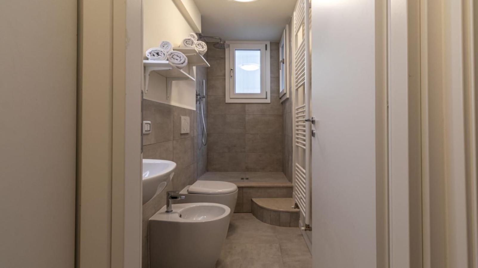 Suite Modena Al Centro - Affitti Brevi Italia Exterior foto